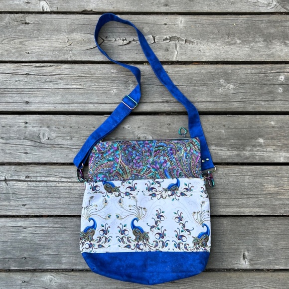 Quilted Messenger Bag - Picture 8 of 11